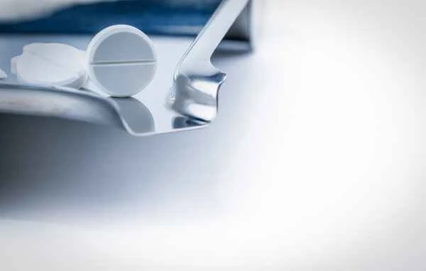 Why am I still experiencing pain after taking medication for prostatitis?