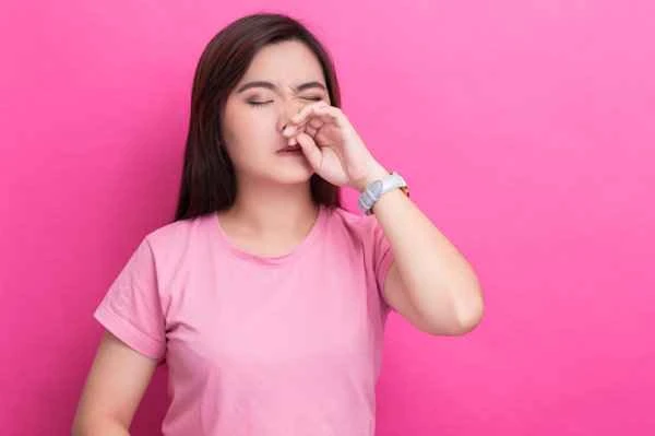 What to do if the right side of the scrotum is uncomfortable?